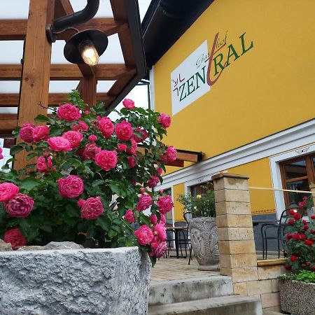 Gasthof Zentral Feistritz an der Drau Exterior foto